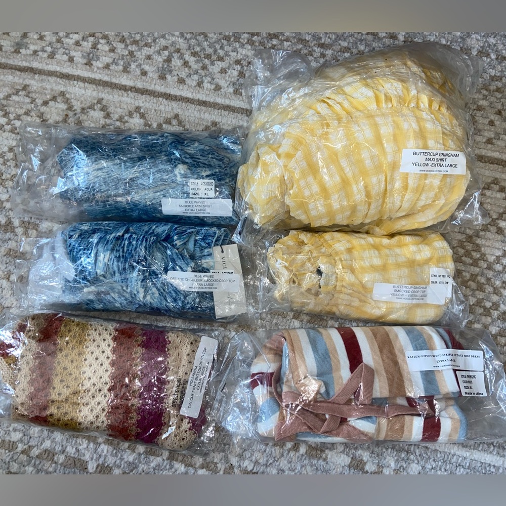 VICI - bundle, Size XL, 1 top, 2 skirt/top sets, 1 dress